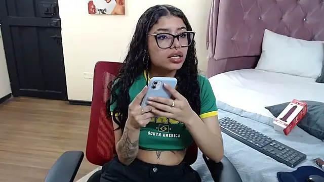 Issaa_Tyler webcam