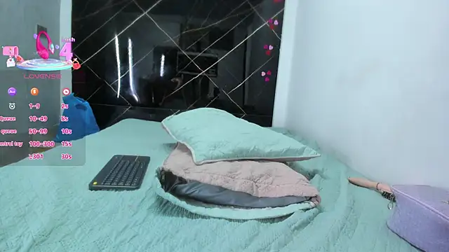 PamelaAnderson_2 webcam