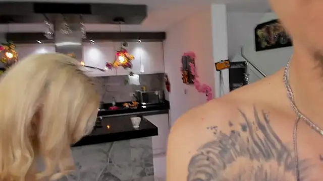 Preview of sexy_hot_friends_