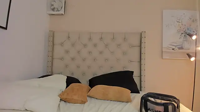 vanesasexyhot21 webcam