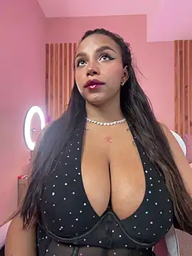 MadeleineSanez webcam