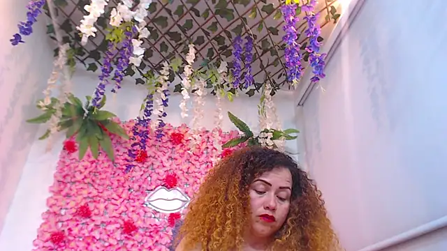 BLONDE_SEXYHOT webcam