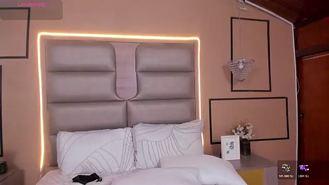 CAYLINCOLLINS webcam