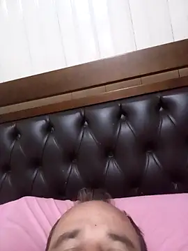 Gustavo198045 webcam