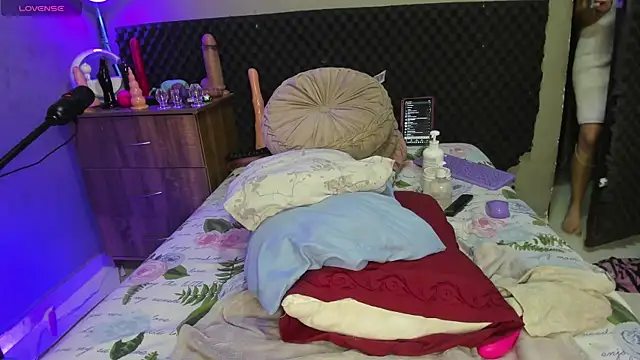 Shadia_Squirt webcam