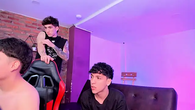 HotThreesoome webcam