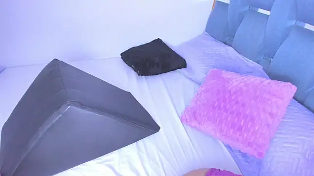 crazybaby_squirt (F teen) - masturbate