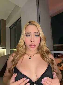 Webcam Model (Karyrios)  is live.Free join now!