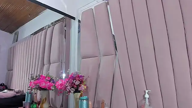 Sasha_Petitte webcam