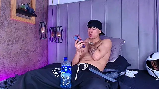 the_bosscrown - The_BossCrown's free webcam - UK Sex Cams