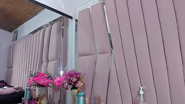 Sasha_Petitte webcam