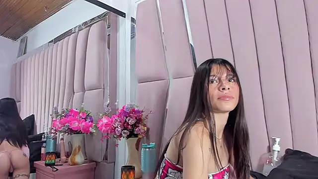 Sasha_Petitte webcam