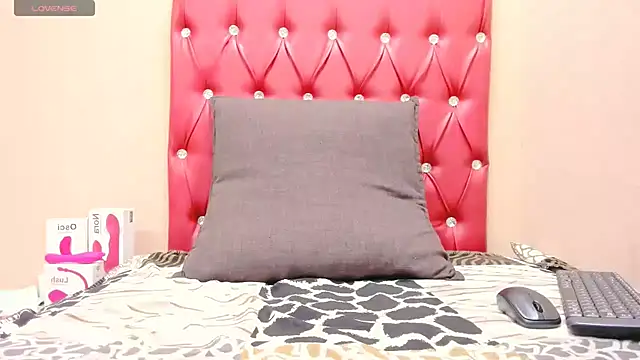 INDIANCREAM4U webcam