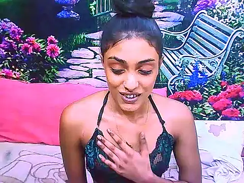 IndianPretty14u2Luv webcam