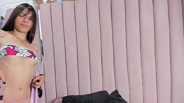 Sasha_Petitte webcam