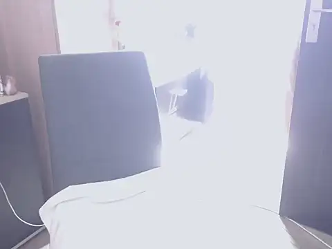 JolieCoquineX webcam