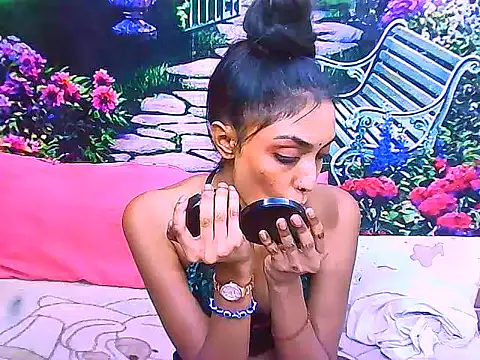 IndianPretty14u2Luv webcam