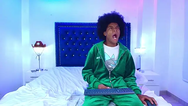 Cristal_and_luke webcam