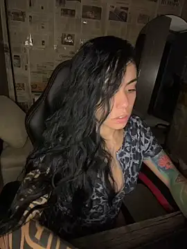 i_am_nina_ (F young) - blowjob on knees for you