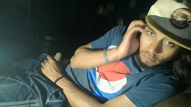 AlexAlejandro13 webcam