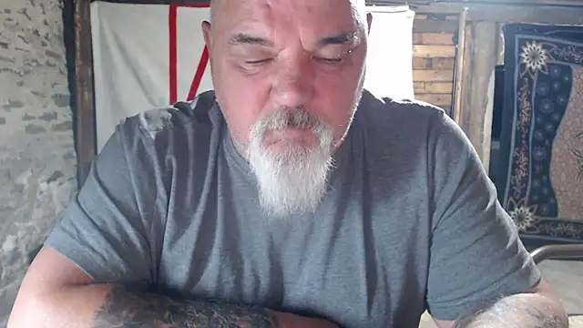 Newfiesausage1972 webcam