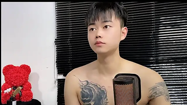 GUCCI-BOY1314 live sex cam