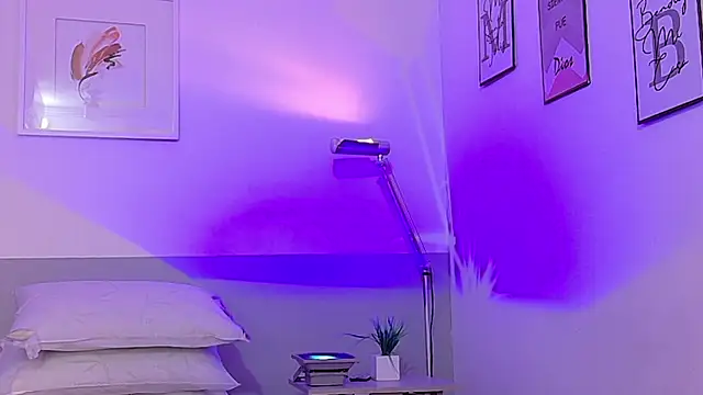 bigcurvymoomy webcam