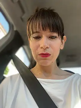 Webcam Model (AlanaRius18)  is live.Free join now!