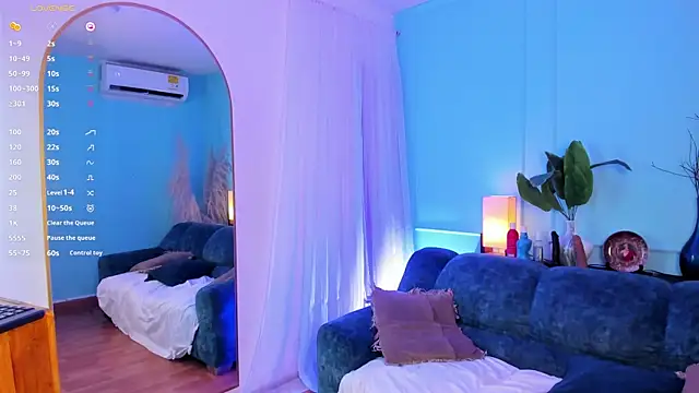 Nicki_Ripperton webcam