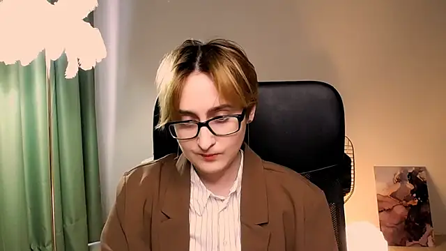 lixeluna - LixeLuna's free webcam - UK Sex Cams