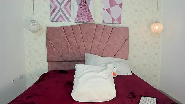 ashleyswett (F young) - show tits 🍒🍒