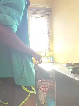 Gifttheskimaskboy014 webcam