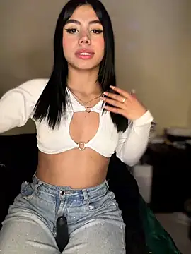 Laura-Khalifa webcam