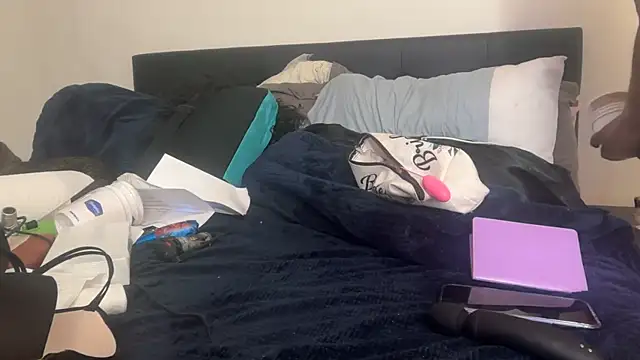 Goldie_Glows63 webcam