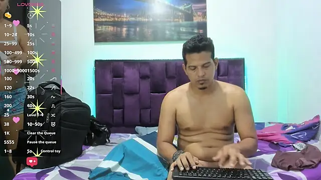 Chaarlotte_Foxx live sex cam