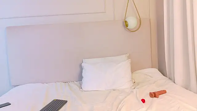 ThalianaRosse webcam