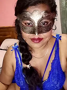 Maskedcurves webcam