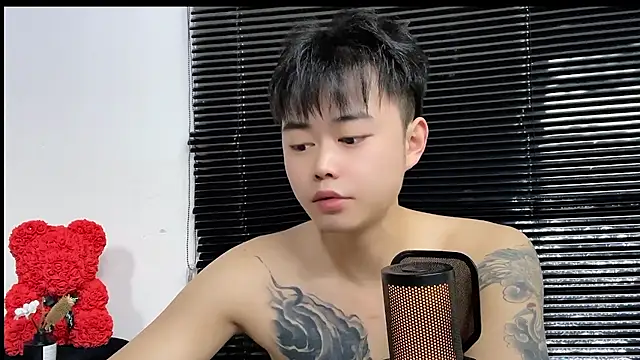 GUCCI-BOY1314 webcam