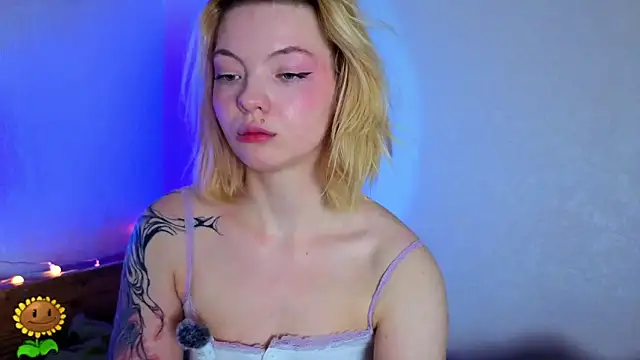 MelinaBunnyyy webcam