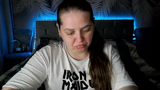 uliastar (F young) - Toy control for 1 minute Mmmm