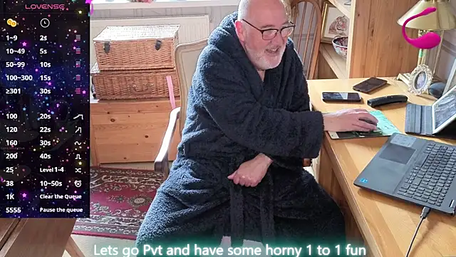 Adamdaddybear webcam