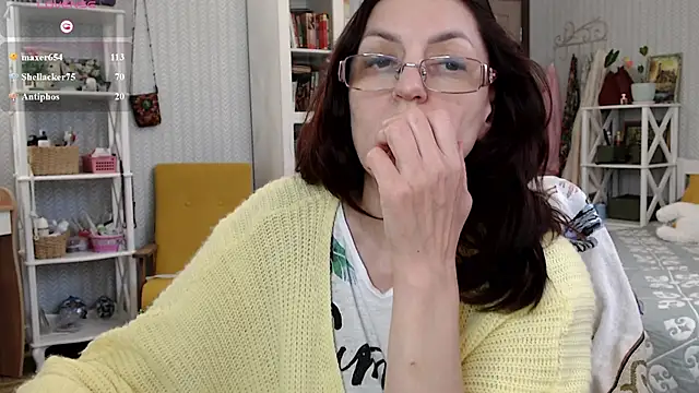 Vivian-Alluring webcam