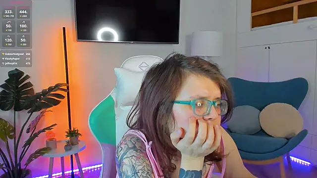 ariell_mini (F young) - stand up