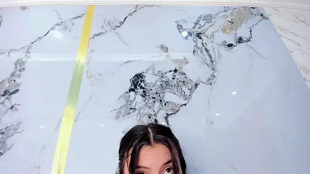 VictoriaKyros webcam