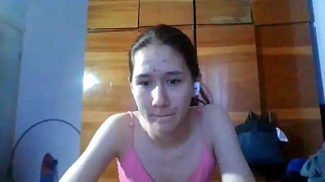 NickiKisinger webcam