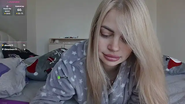 ShamlesssAdell webcam