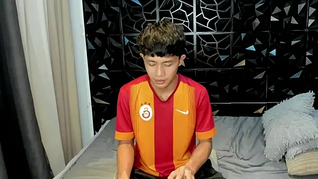 roberthugecock's live cam