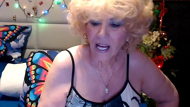 HappyWomanOn webcam