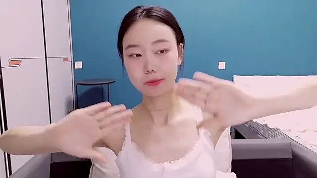 美女ZHJKS9988在线直播