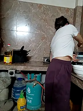 linda_bae00 Stripchat cam model